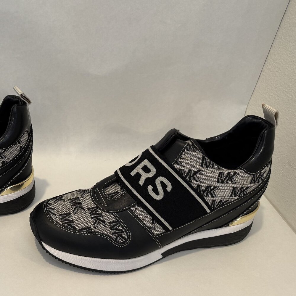 MICHAEL Michael Kors Maven Slip on Trainer size 9